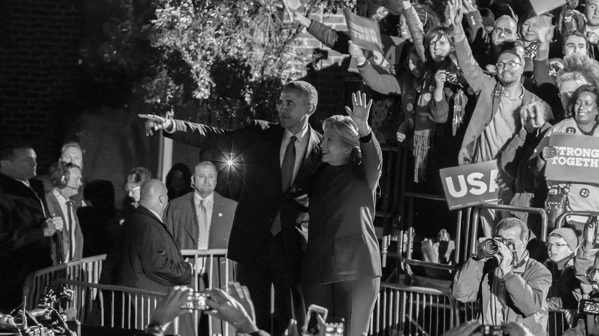 Barack Obama, Hilary Clinton at a rally together.