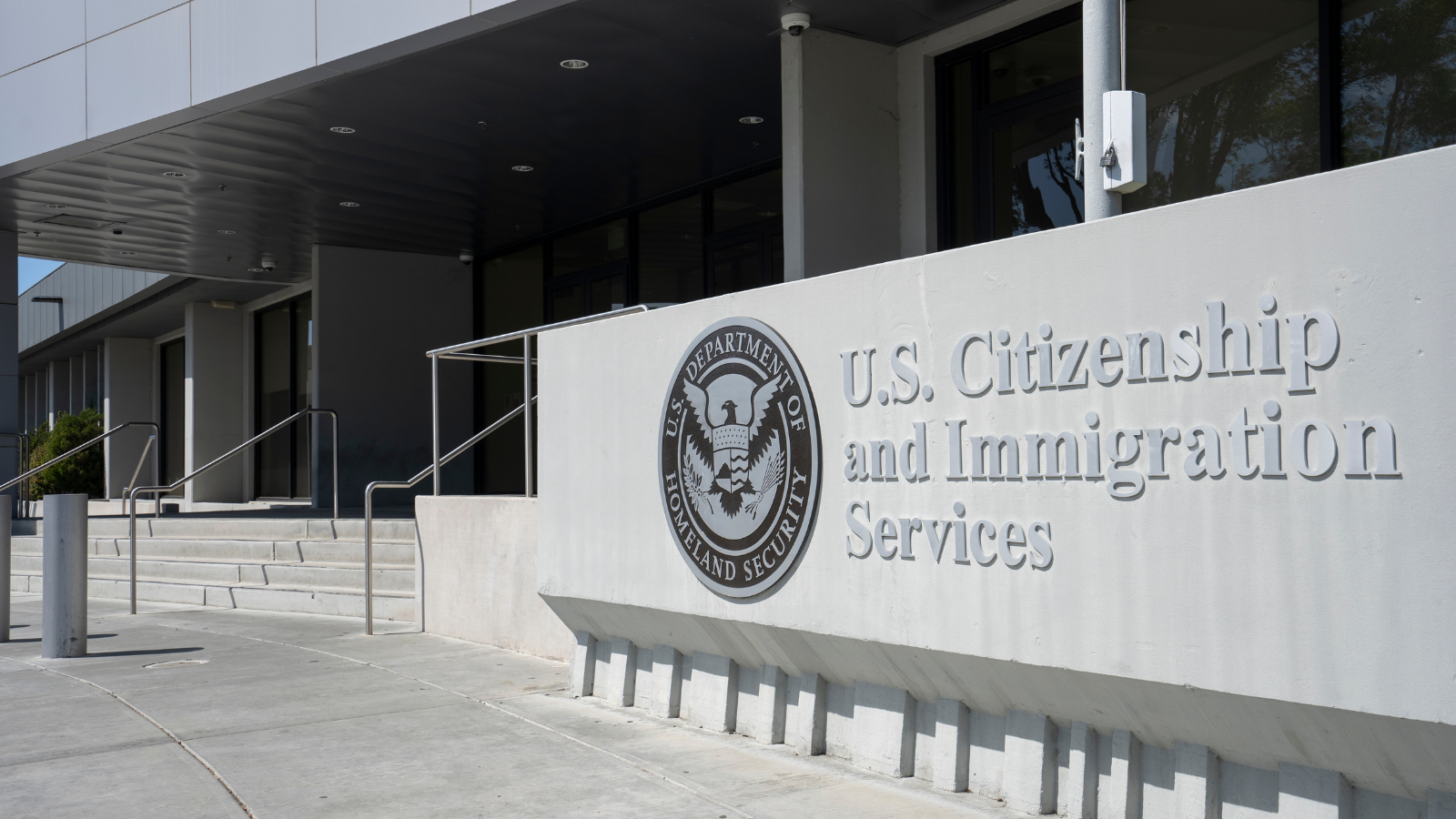 The US Citizenship and Immigration Services Offices in California